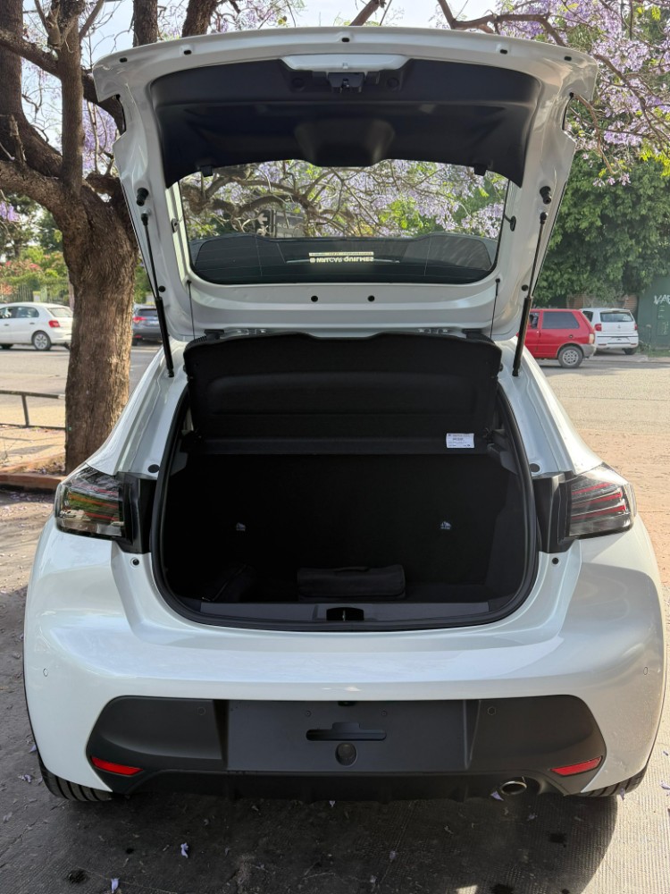 Peugeot 208 1.2 Gt — foto 4
